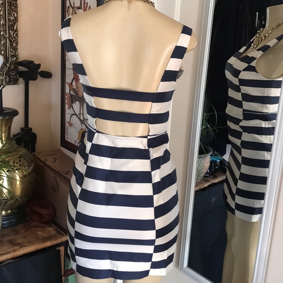SOLD- DOLCE VITA NAVY & CREAM BACK OUT MINI DRESS - Picture 2 of 8